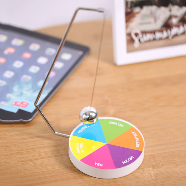 Magnetic Decision Maker - skrivbordsleksak #02
