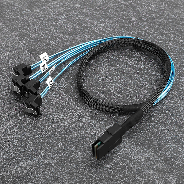 Harddisk Kabel Datatilbehør Serverkabel Mini SAS 36-Pin TIL 4SATA 90° 0,5-Meter 0,5 meter