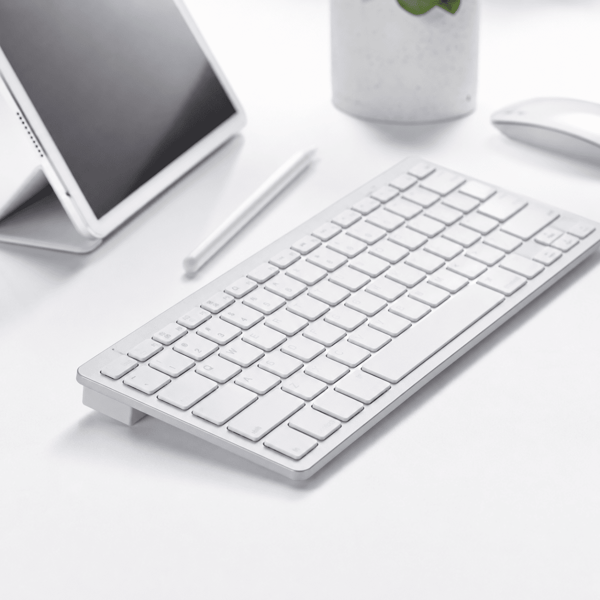 Slimmat Bluetooth Tangentbord – Trådlöst för iPad, PC, Mac & And