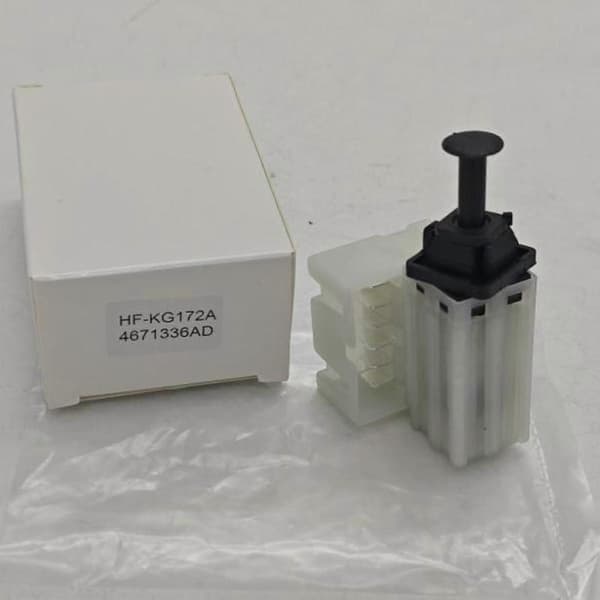 Bremselysbryter 4671336AD Robust Biltilbehør 56042691AA for Dodge White Pack 9.5x6.5x4.5 cm