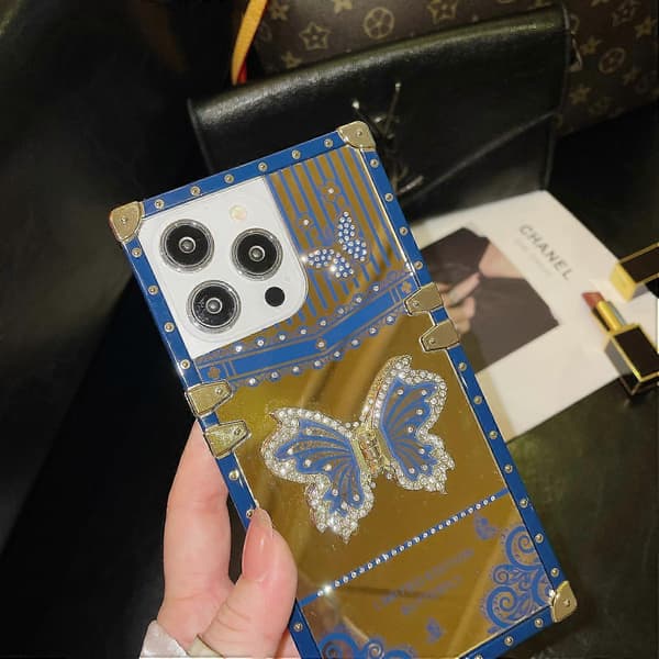 TPU+PC-cover med sommerfuglestøtteben og elektroplettering til iPhone 15 Pro Max
