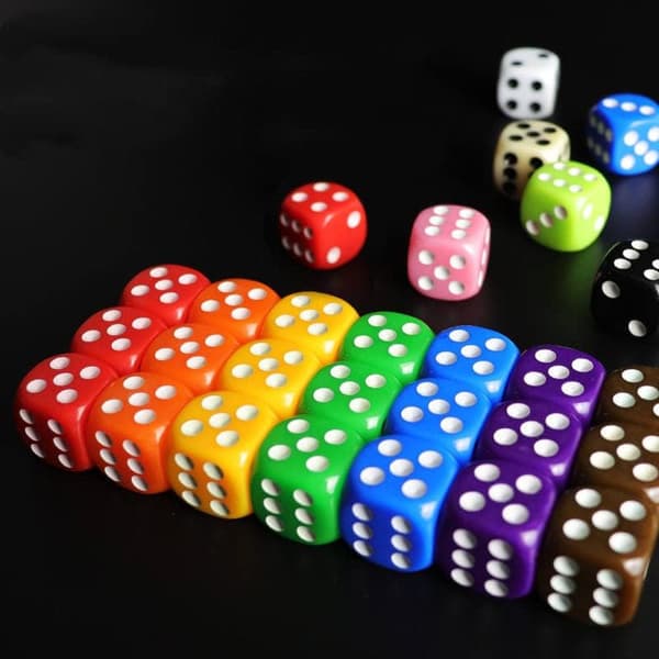 30 Terninger 6-Sided 16mm 6 Farver Spot Terning Sæt til Terningspil