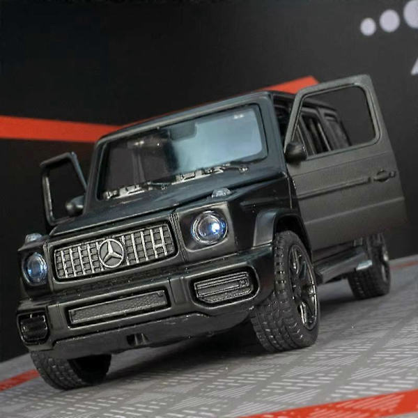 1:32 s G63 G65 SUV Leksaksbil i Metall med Gjutna Detaljer Off-Road Fordon Simulerad Ljud och Ljus Samling Barnpresent white