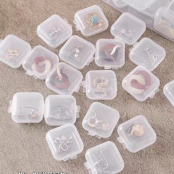 10 st Små Kvadratiska Plastaskar Transparenta Smyckeskrin Dekorationer Förvaringslådor
