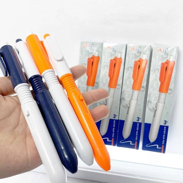 2-i-1 Rolig Skämt Penna med Utdragbar Funktion och Vattenspray - Perfekt Tillbaka till Skolan Present orange