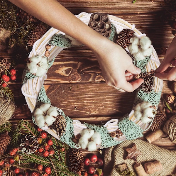 Handgjord DIY Julgransring Dörrhängande Blomsterkrans - 30cm Ytterdiameter Offvit Indonesisk Ranka style1242