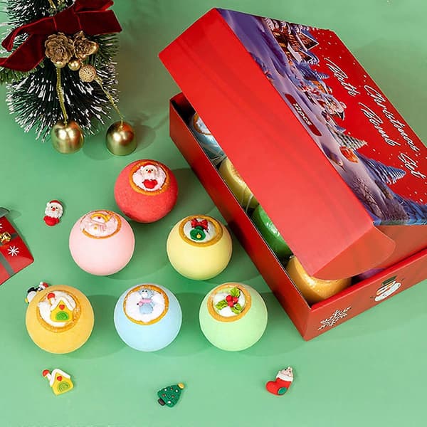 Julklappsbadsatsen Innehåller Leksaker Och 12 Badbomber FLYE5023
