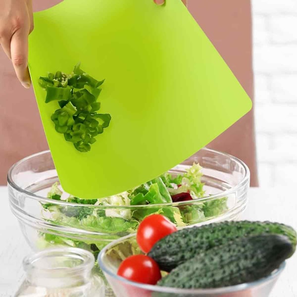 Extra tjocka flexibla skärbrädor av plast med hål för upphängning och matsymboler, våffelbaksida, (set om 6) Diskmaskinssäkra