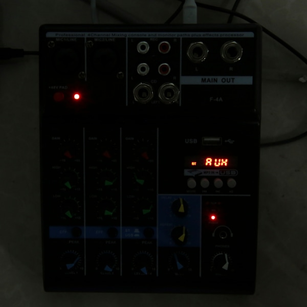 4-kanals Audio Mixer USB Stereo Mixing Console med Lydkort til Hjemmecomputer Scene 110V-240V US Stik