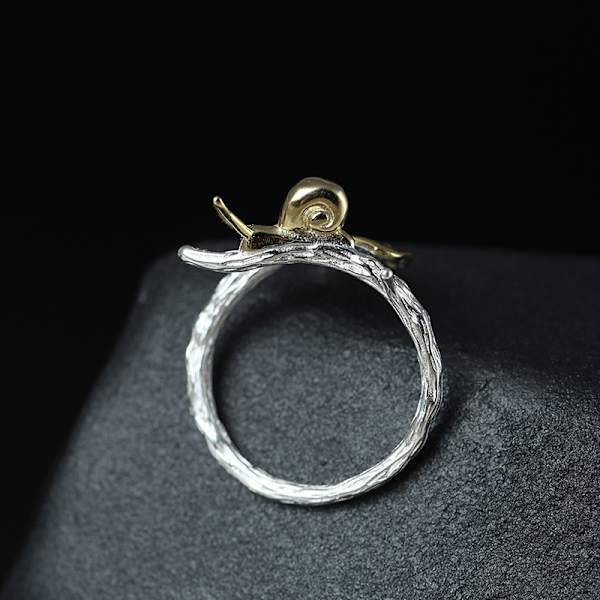 925 Sterling Silver Ring - Justerbar med Guldpläterad Snigel och Ginkgoblad - Elegant Damring