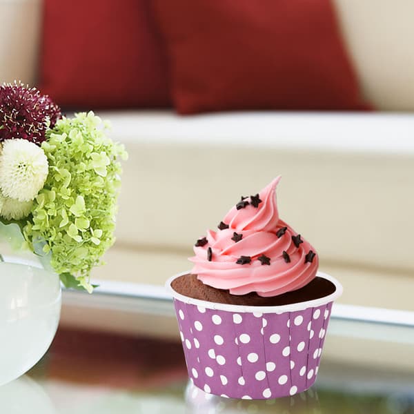 50 stk. Mini Cupcake Papirforme, Runde Prikkede Kagebageforme til Hjemmefest Bryllup, Lilla