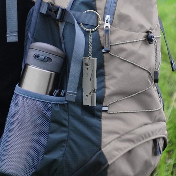 2-pack visselpipor, nödvisselpipa, idrottslektioner, visselpipa med nyckelring för skola, gym, utomhus, camping, fiske, vandring, jakt, överlevnad,
