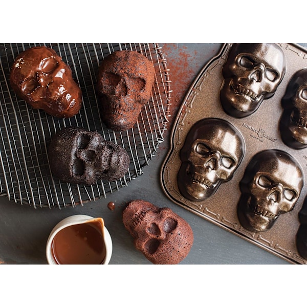 Nordic Haunted Skull Cakelet Form, Metallic, 5 Kop Kapacitet ‎29,85 x 25,4 x 5,08 cm