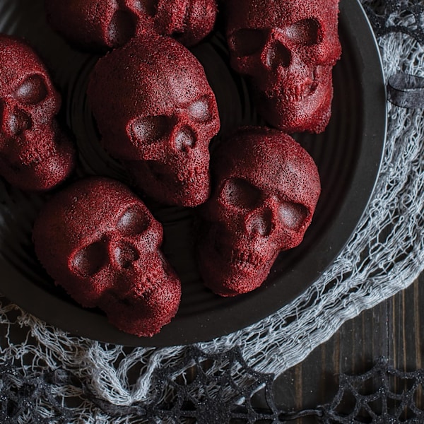 Nordic Haunted Skull Cakelet Form, Metallic, 5 Kop Kapacitet ‎29,85 x 25,4 x 5,08 cm
