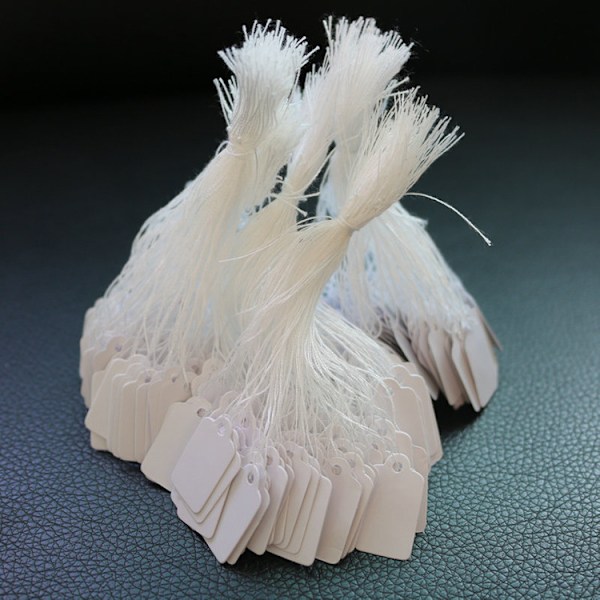 100-pack papperetiketter / prislappar med snöre 3.5 x 2.2 cm