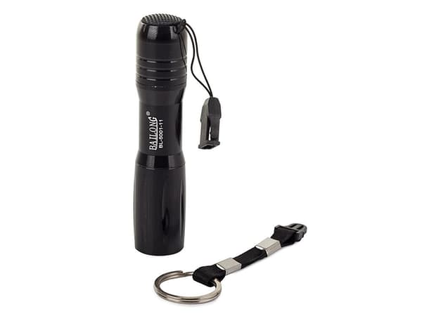 Militär ficklampa i aluminium med CREE XP-E LED och zoom