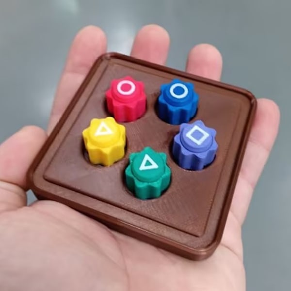 Xbi - 10 kpl Squid Game 2 Puzzlepeli lapsille: pela kuvia, lyö kiviä, ota kiviä, potkaise höyhenpalloja