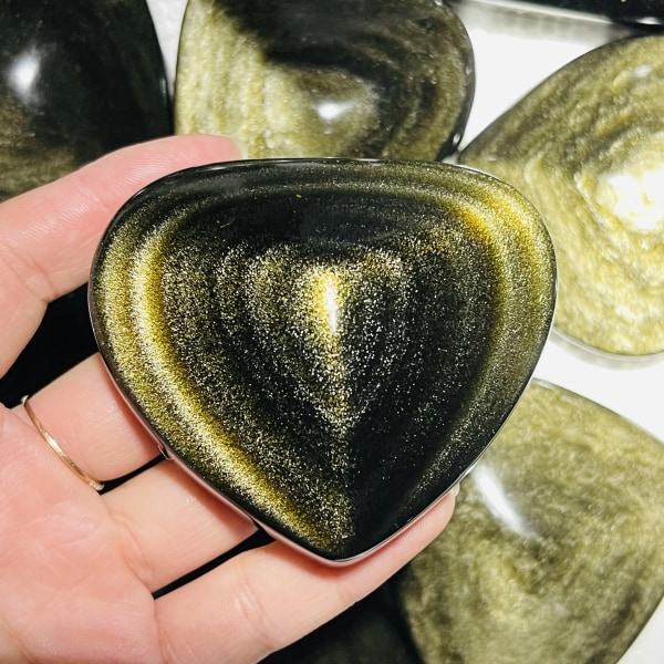 Naturligt guld Obsidian Cat Eyes Quartz Crystal Heart Healing Decor Present 140-180g