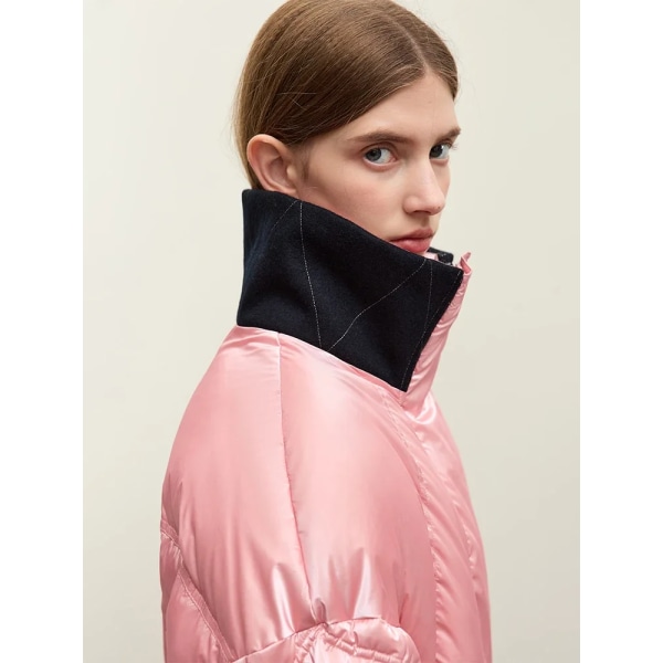 Minimalistisk dunjacka för kvinnor 2023 Vinter Ny Casual Kontrastfärg Skarvad Drop Sleeve Kort Tjock Jacka 12354025 pink L