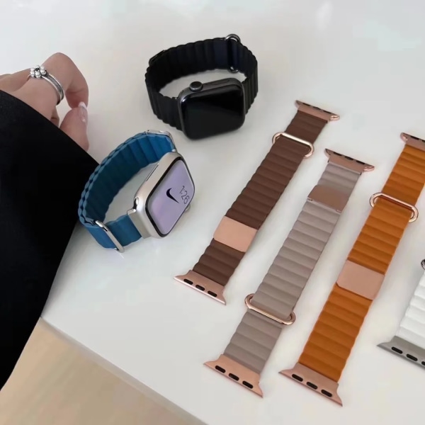 Magnetisk rem för Apple Watch Ultra 49mm 8 7 45mm 41mm Läder Metall armband i rostfritt stål För iWatch 6 5 4 3 SE 44/42/40mm Light brown 42mm 44mm 45mm 49mm