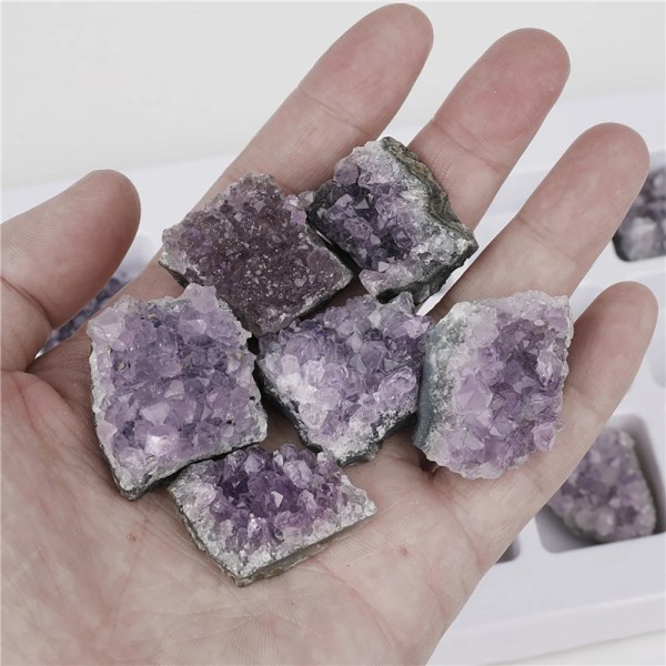 18 ST Naturlig Ametist Kluster Exemplar Kristall Geode Oregelbunden sten Mineralstenar för undervisning Healing Meditation Heminredning 18PCS With Box