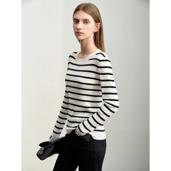 Minimalistiska randiga tröjor för kvinnor 2023 Höstnyhet Slim-fit bas Skarvad o-hals Helärmad stickad topp för kvinnor 12344110 White-black striped L