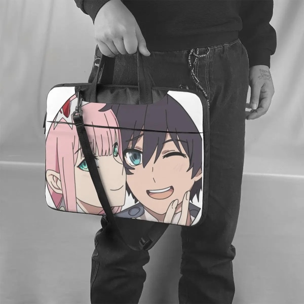 Darling In The Franxx Wink Laptopväska Anime För Macbook Air Pro HP Huawei Microsoft 13 14 15 15.6 Case Travel Shockproof Pouch 7 13"