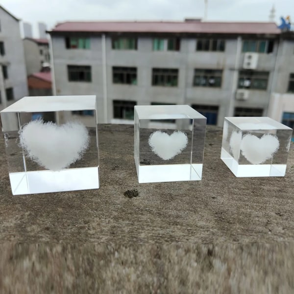 Kristall 3D Lasergravyr 3D Kärlek Hjärta Glaskub Ornament Skrivbordsdekoration Hemtillbehör Hantverk Kreativitet Födelsedagspresent 6cm