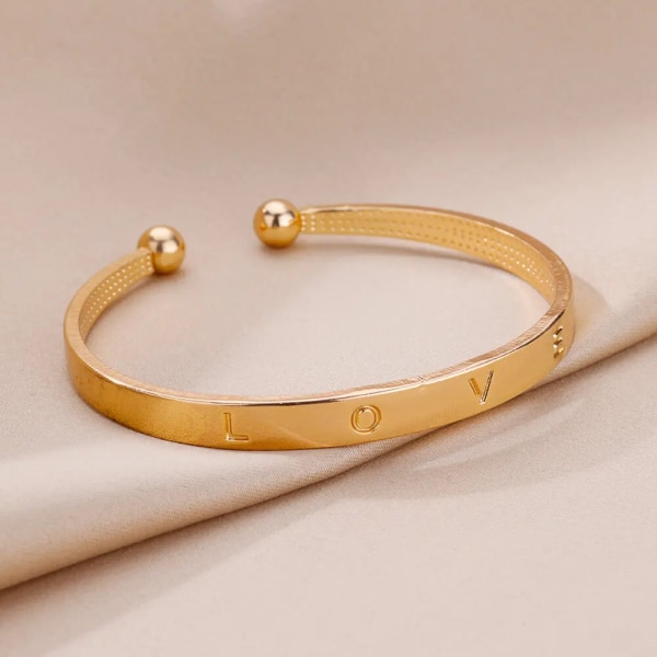 LOVE Letters Armband för kvinnor Armband i rostfritt stål Guldpläterade Enkel öppningsarmband Estetisk Designer Smycken Present B1262G