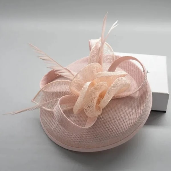 Kvinnor Chic Fascinator Hatt Cocktail Bröllopsfest Kyrka Huvudbonad Mode Huvudbonader Fjäder Håraccessoarer Sinamay Fascinators Light Pink