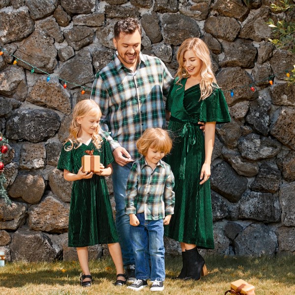 Familjematchande kläder Grön sammet Surplice Neck Volanger-ärm Dam Klänningar och rutiga skjortor Family Look Set Green Women L