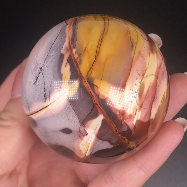 Naturlig äggula Ball Crystal Stone Sphere Perfekt för Meditation Heminredning Chakra Reiki Stone Randomly send 45-50mm