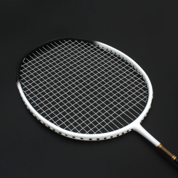 Professionell Ultralätt kolfiber 5U 75g Strung Badmintonracket Max Spänning 30LBS Racquct Med Strings Väskor Racket Sport WHITE
