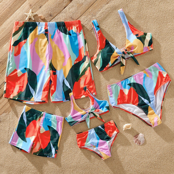 Familjematchande Allover Färgglada Geo Print Knot Front Tvådelad Bikini Set Baddräkt eller badbyxor Shorts MultiColour Girl8-9Years