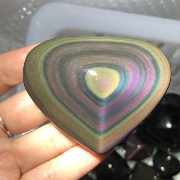 Naturlig regnbåge Obsidian Cat Eyes Quartz Crystal Heart Stones Healing Minerals Exemplar Dekor Present (måste vara i ljuset ！！！) 400-420g