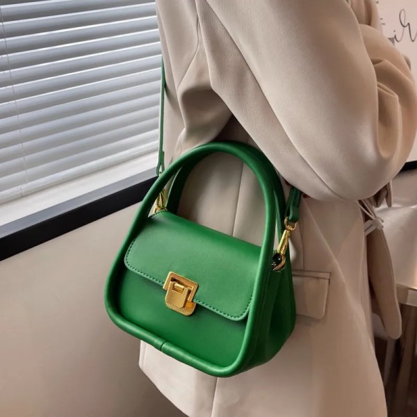 Mode gröna axelväskor för kvinnor Lyxiga Pu-läder Crossbody-väska Small Flap Messenger Bag All Match Design Damhandväskor APRICOT