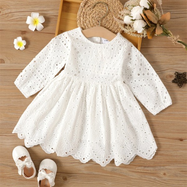 100 % bomull sommar Härliga baby Designerkläder Långärmade ihåliga blommor utbroderad klänning Söta toddler White 9-12 Months