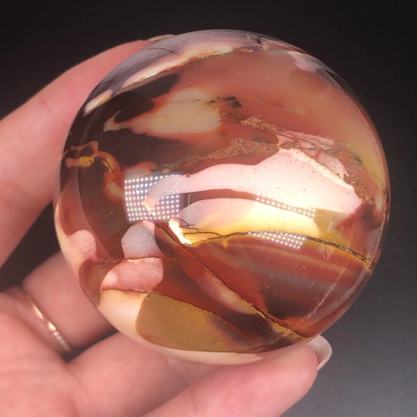 Naturlig äggula Ball Crystal Stone Sphere Perfekt för Meditation Heminredning Chakra Reiki Stone Randomly send 45-50mm
