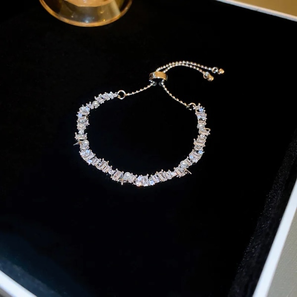 Utsökt nytt koreanskt pärlarmband Modetemperament Enkelt armband Eleganta bankettsmycken för damer gold