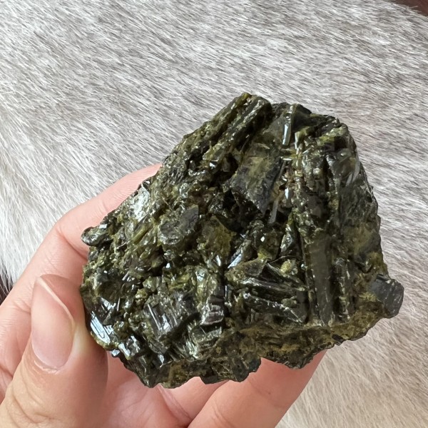 Naturlig grön turmalin Råkristall Mineralprov Dekor Feng Shui Reiki Ädelstenar Healing 200-220g