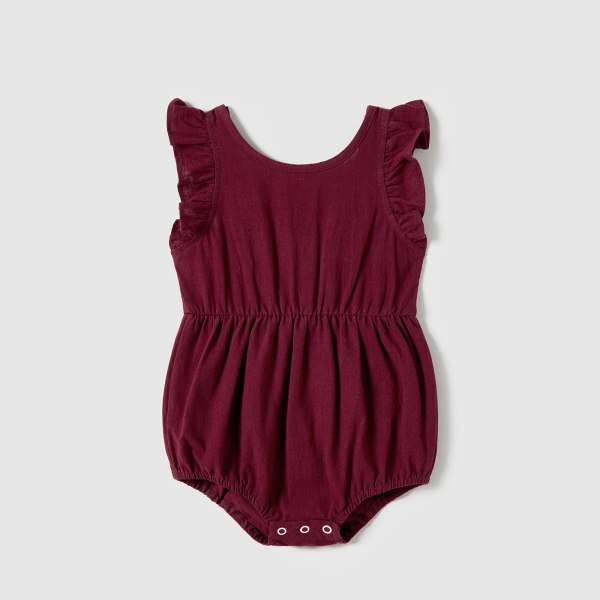 Familjematchande patchficka med kortärmad knäppningsklänning med bälte och randiga kortärmade T-shirts Burgundy ToddlerGirl4-5Years