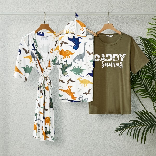 Family Allover Dinosaur Print Halvärmad bältad dräkt och swaddle filt eller bomullsbrev Grafiska kortärmade set Armygreen MenM