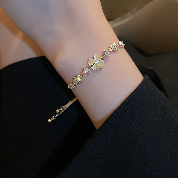 Korea Nytt temperament Opal kronblad Blomma armband Utsökt mode enkelt armband damsmycken A