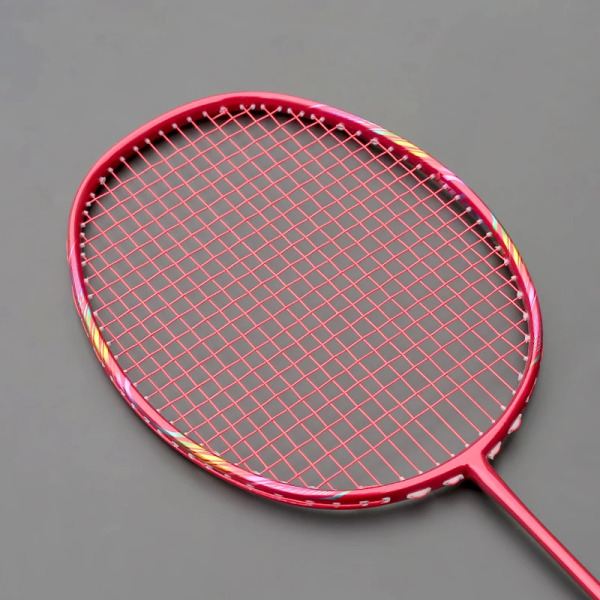 8U 65G 100% helkolfiber badmintonracketsträngar med påsar Professionell träningsracket G5 20-30LBS Speed ​​Sports för vuxna Red