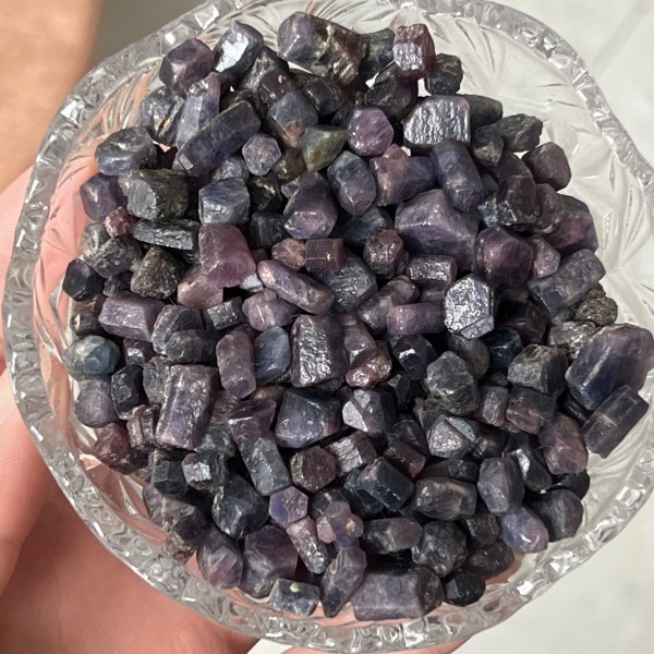 Naturlig blå lila mix korundkristall råstensexemplar 200G