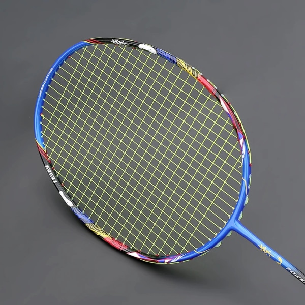 Ultralätt 8U 62g G5 fjädermönster kolfibersträngad badmintonracket 24-32LBS Professionell racket med väskor Racket Sport WHITE