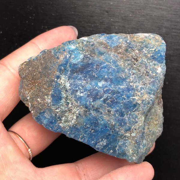 Naturlig blå apatit rå Stone Healing Reiki Crystal Ädelstenar och mineralprov grovt prov heminredning about 80-100g