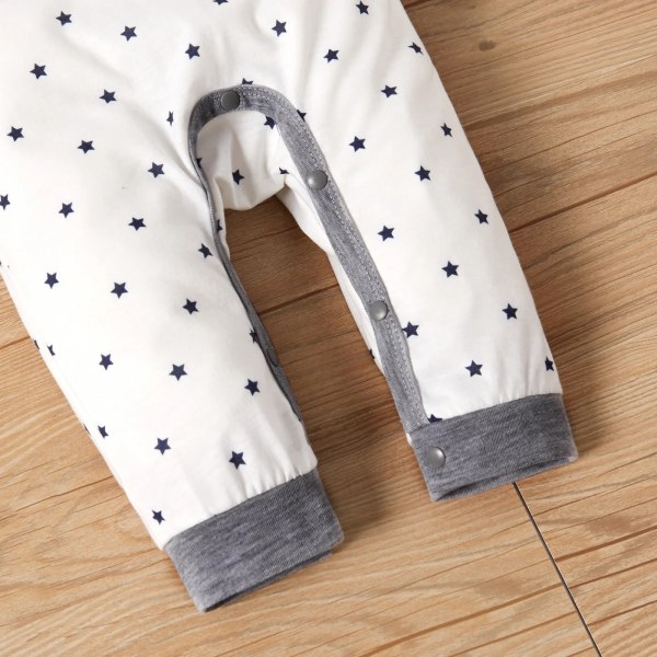 Baby Boy All Over Randig/Star Print Långärmad Jumpsuit Beige 3-6Months