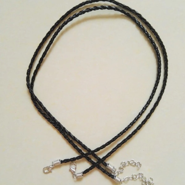 Grossist Bra kvalitet 3mm Svart snodd form Lädersnöre Halsband Rep 45cm Kedja Hummerlås DIY Smycken Tillbehör 100st