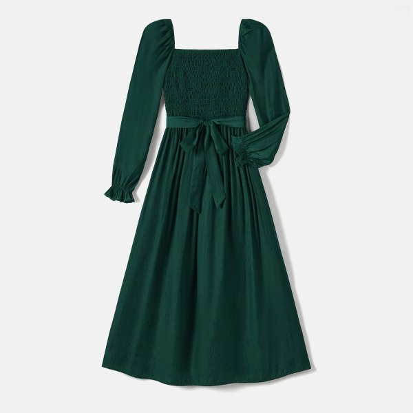 Matchande kläder för familjen Solida rynkade klänningar med bälte och långärmade färgblockskjortor Green Women S